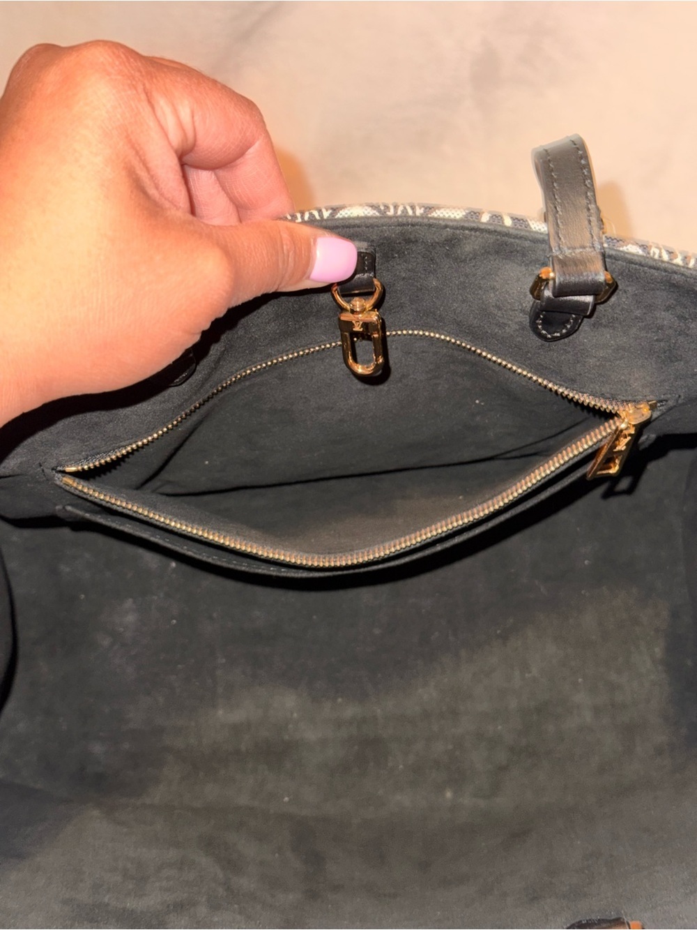 Limited Edition Louis Vuitton OTG GM Tote “Since 1854” Collection With Microchip - Picture 7 of 16